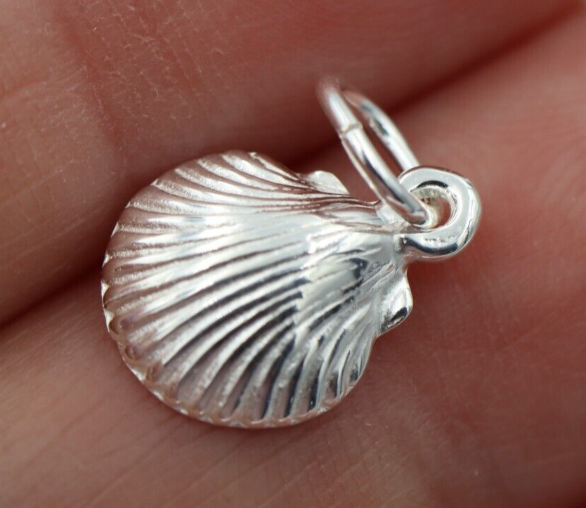 Sterling Silver 925 Small 3D Sea Shell Clam Seashell Pendant /Charm