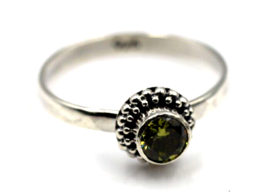 Size M/6 August Birthstone Sterling Silver Green Peridot Ring